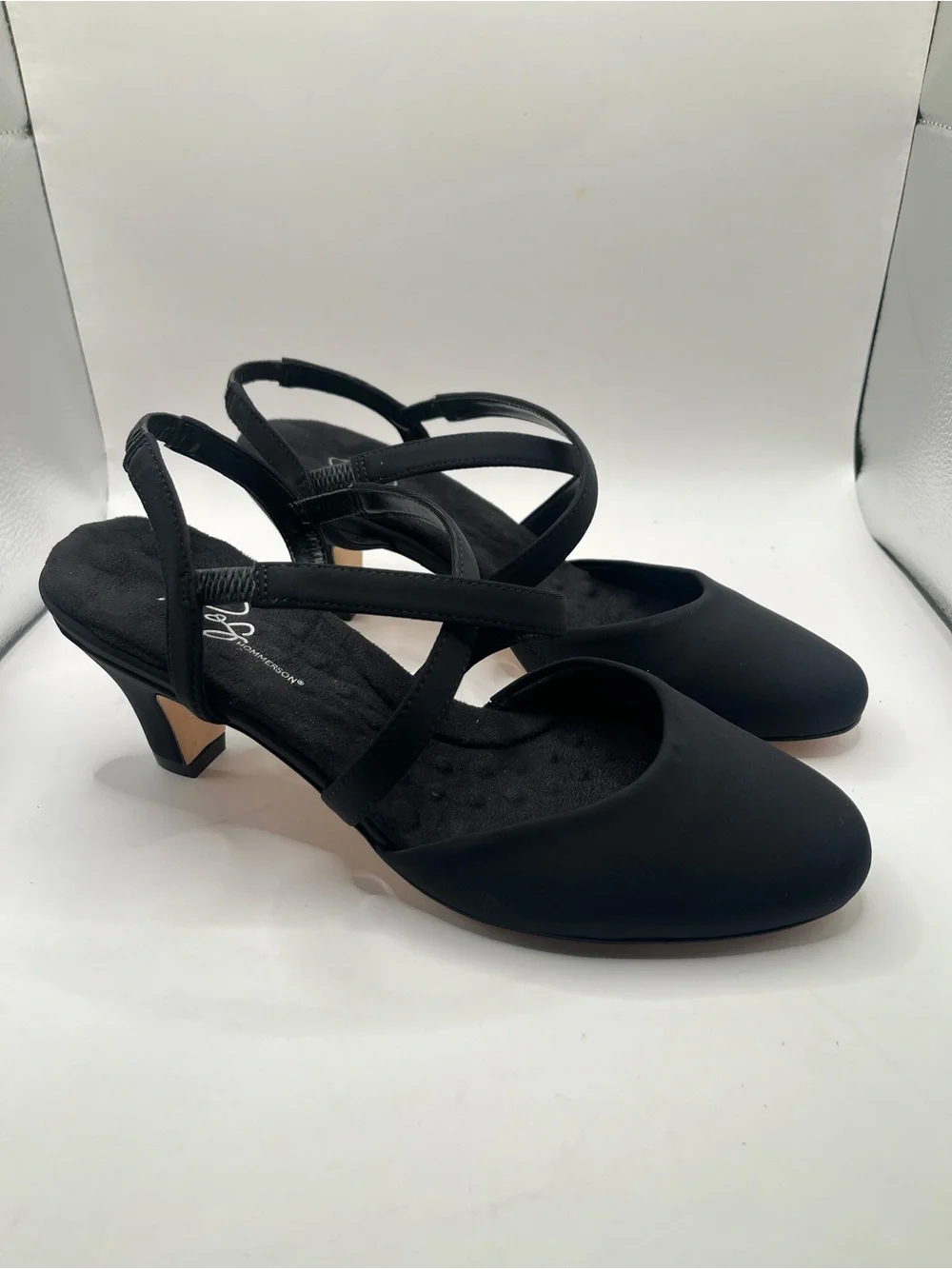 Ros Hommerson New Women's 8.5 Caliente Black Slingback Low Heel Pumps - Picture 1 of 7